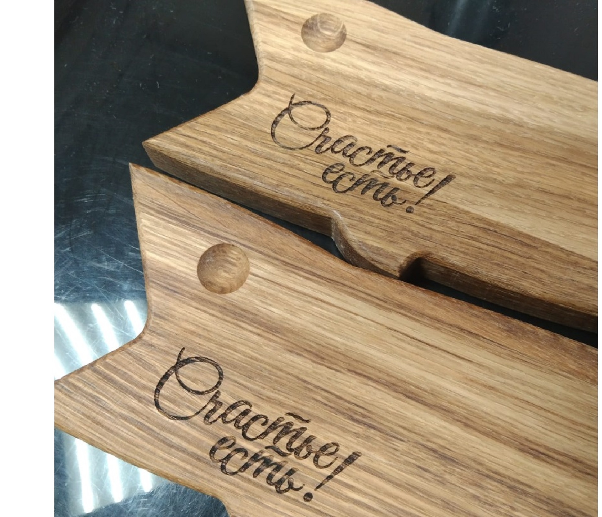 Сервировочная доска Рыба с гравировкой / Дуб / масло-воск / 20 * 80 * 250 мм