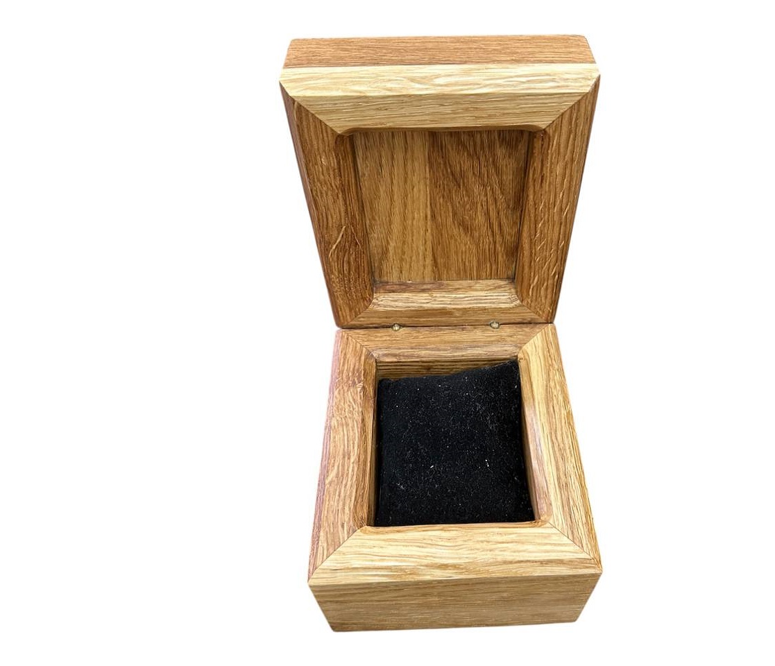 Шкатулка для часов и драгоценностей / Дуб / масло-воск / 100 * 105 * 120 мм